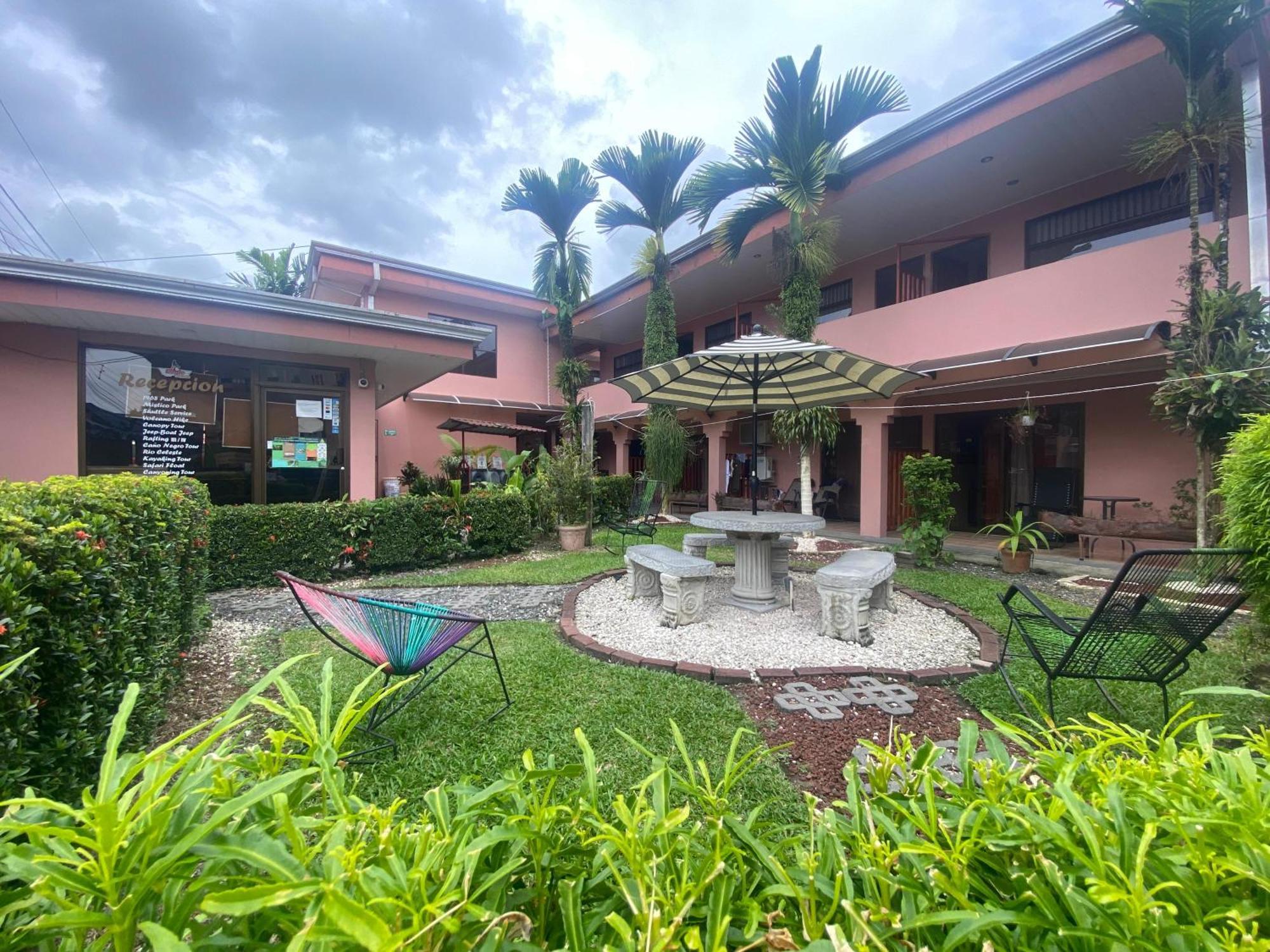 Hotel La Choza Inn La Fortuna Exterior foto