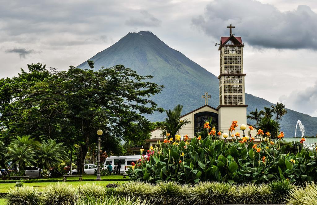 Hotel La Choza Inn La Fortuna Exterior foto